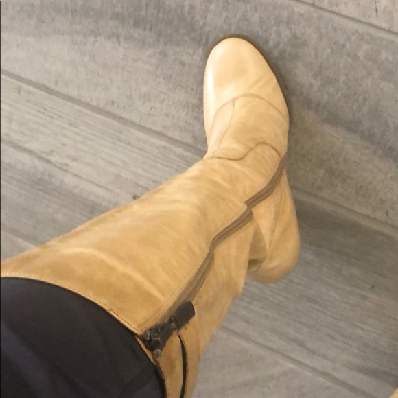 Kenneth Cole Camel Boot - Picture 2 of 6